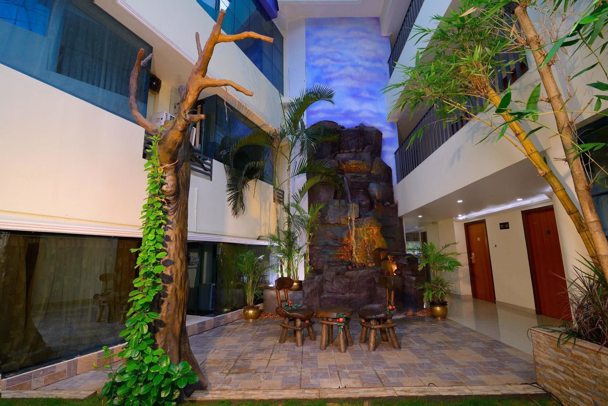 Hotel Sps Kings Way Thiruvananthapuram Zewnętrze zdjęcie